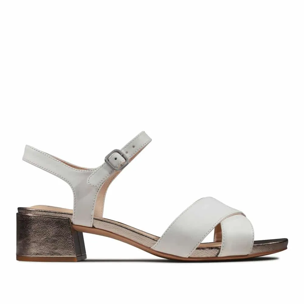 Clarks Sheer 35 Strap 26148425 Women's Summer Sandals White Combi