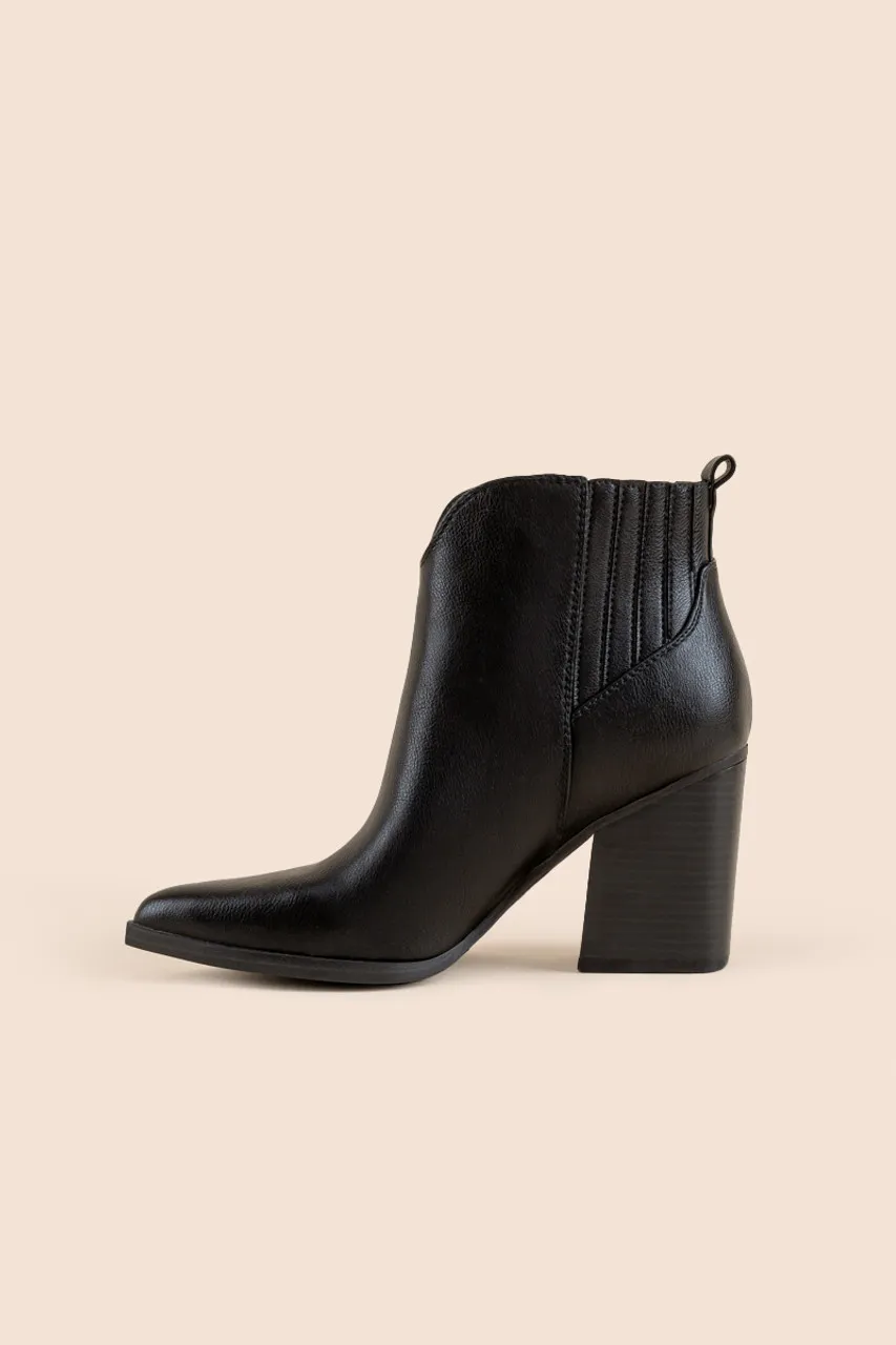 indigo rd. Oligai Ankle Boot in Black