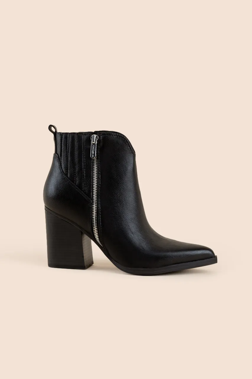 indigo rd. Oligai Ankle Boot in Black